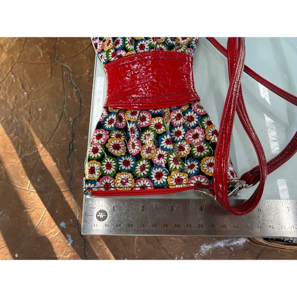 Vera Bradley SWAK Crossbody Bag Floral Red Patent Trim NWOT - Picture 3 of 9